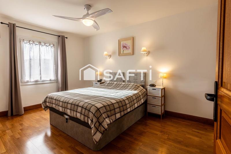 Villa - 232 m² - 8 pièces