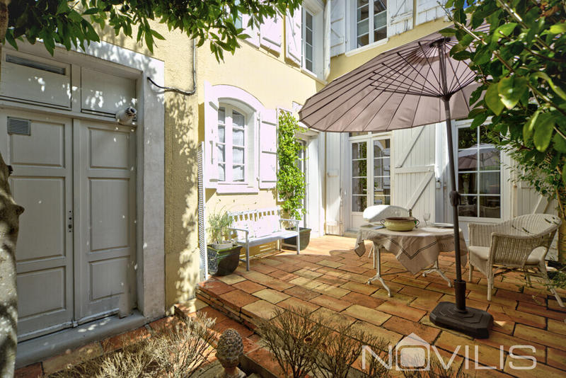 Maison de ville - 260 m² - 7 pièces