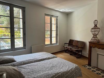 Appartement - 176 m² - 6 pièces