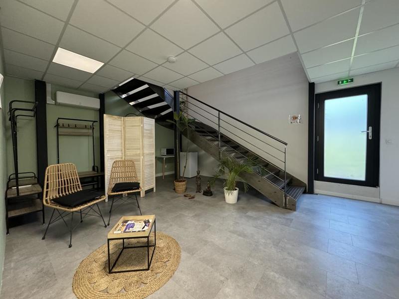 Bureau - 247 m² - 5 pièces