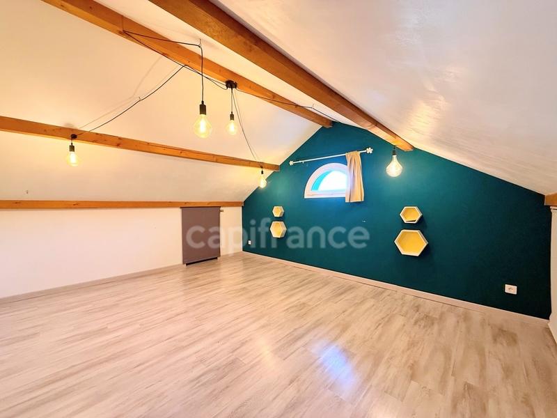 Maison - 211 m² - 9 pièces