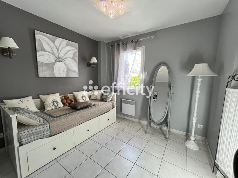 Maison - 236 m² - 8 pièces