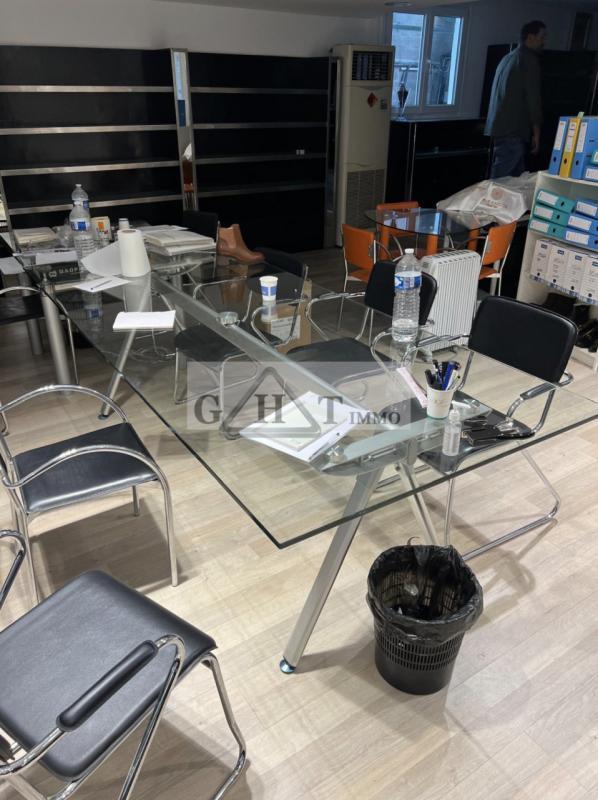 Entrepôt - 1 635 m²