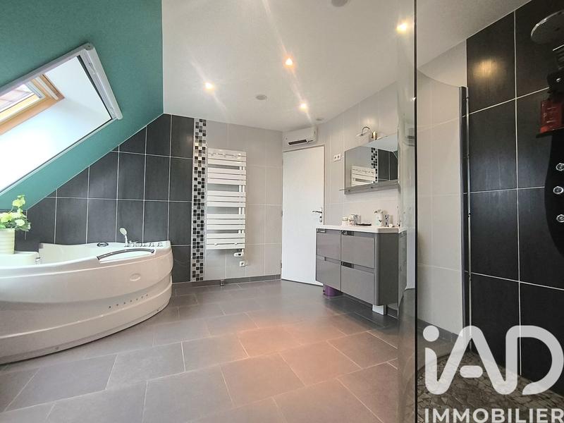 Maison - 152 m² - 7 pièces