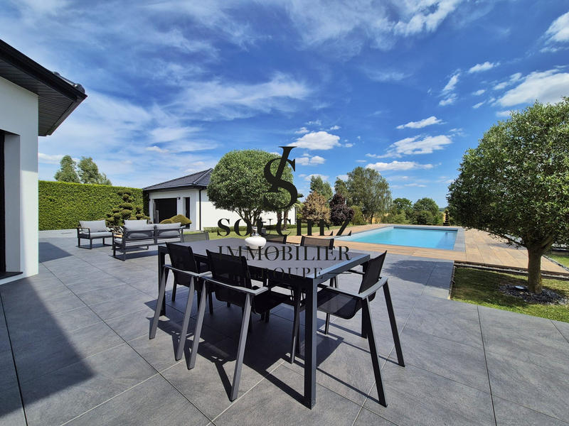 Villa - 265 m² - 10 pièces