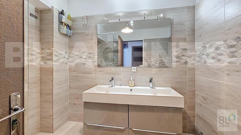 Appartement - 98 m² - 5 pièces