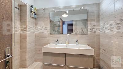 Appartement - 98 m² - 5 pièces