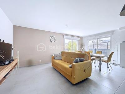 Maison - 102 m² - 5 pièces