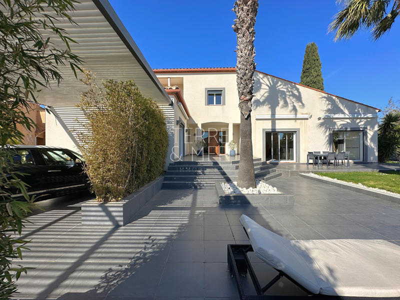 Maison - 240 m² - 7 pièces