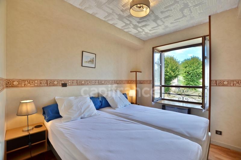 Maison en pierre - 545 m² - 21 pièces