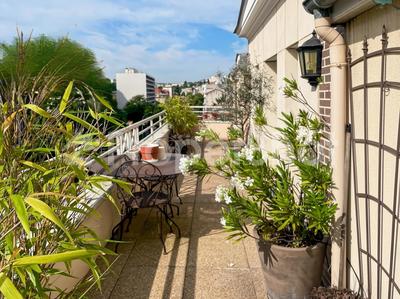 Appartement - 100 m² - 5 pièces