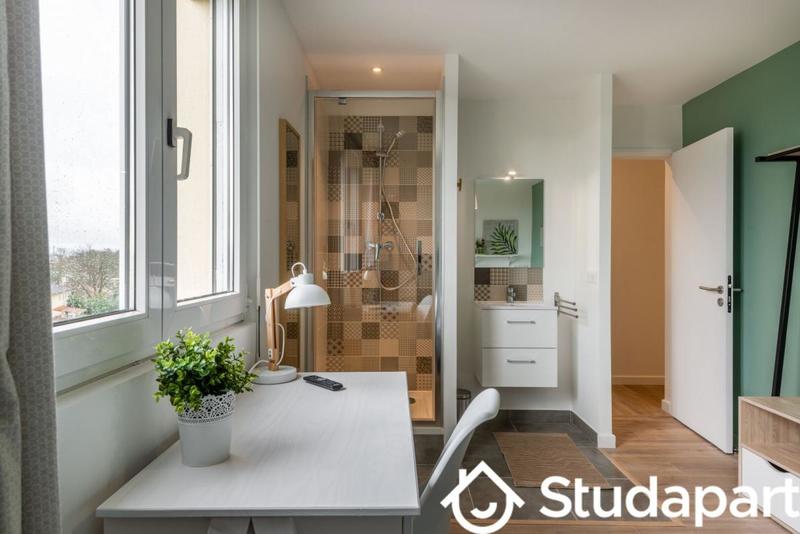 Chambre - 10 m² - 1 pièce