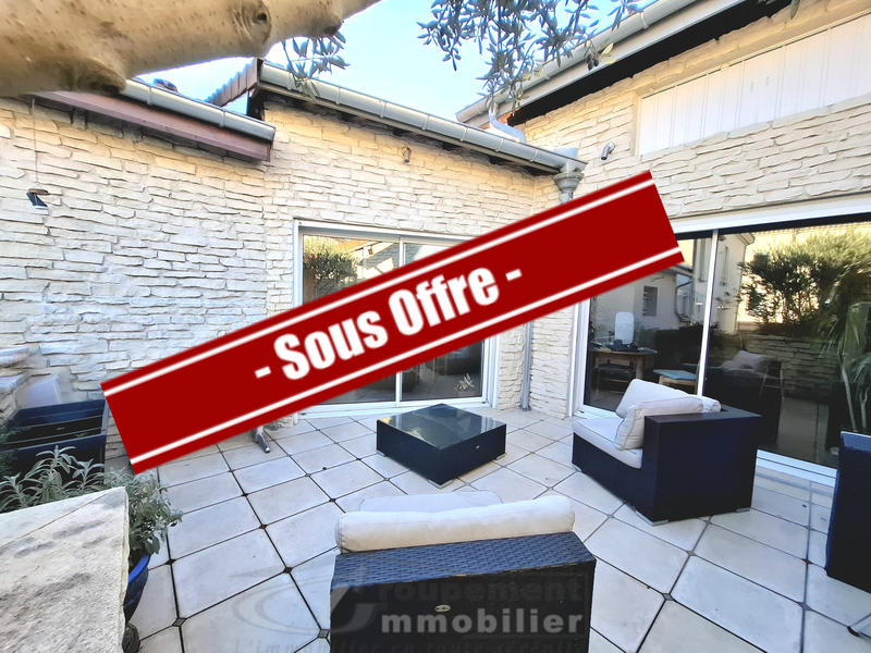 Maison - 230 m² - 6 pièces