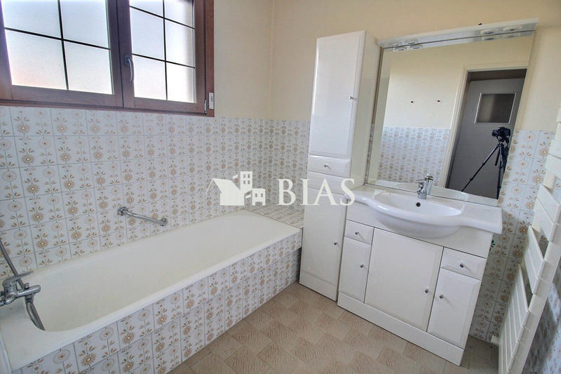 Maison - 156 m² - 8 pièces