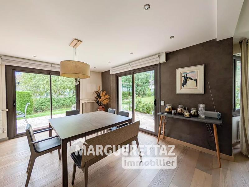 Villa - 290 m² - 8 pièces