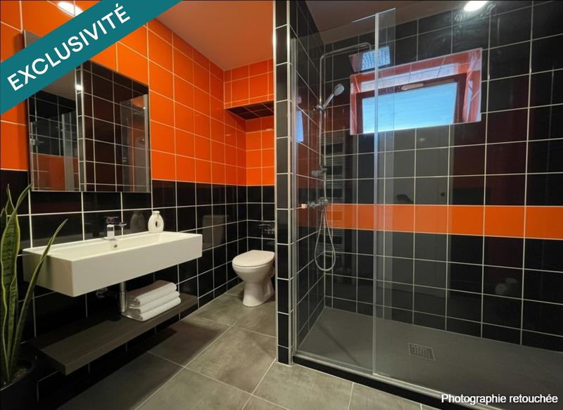 Local commercial - 222 m² - 7 pièces