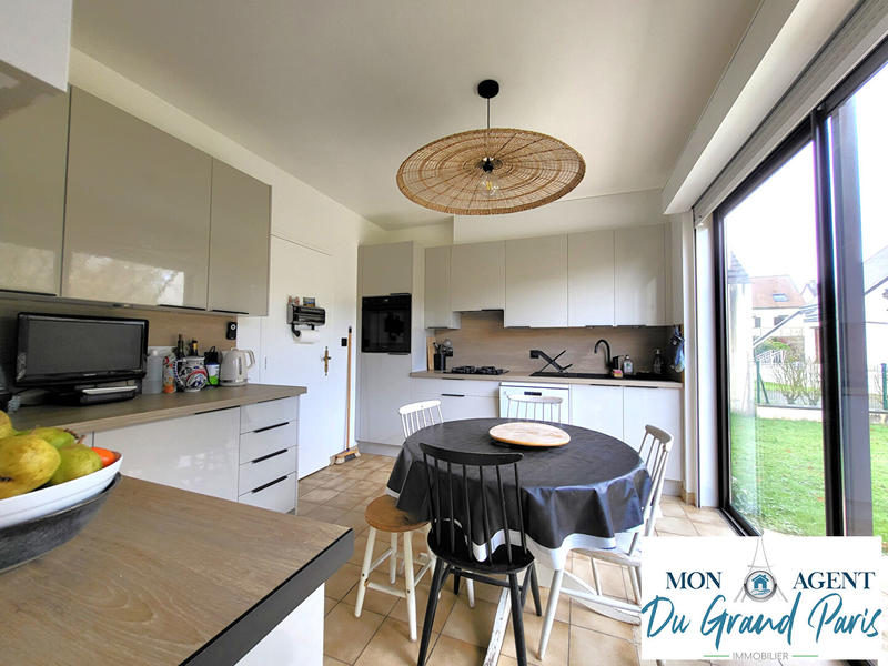 Maison - 140 m² - 6 pièces