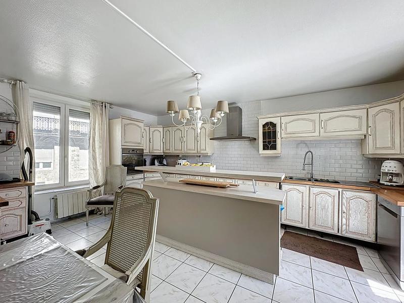 Maison - 190 m² - 6 pièces