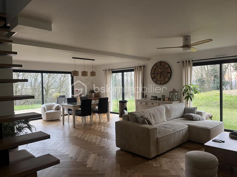 Maison - 138 m² - 5 pièces