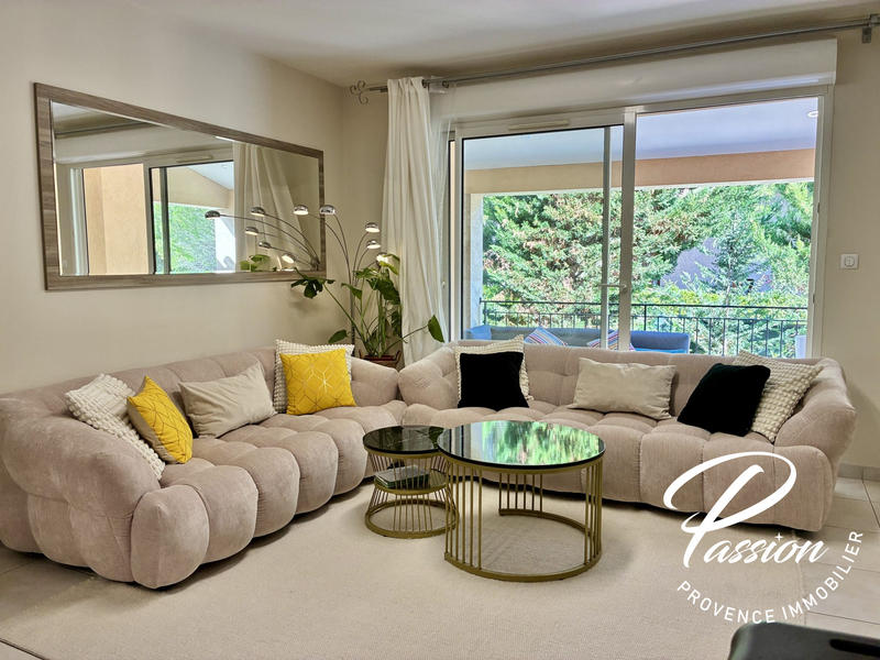 Maison contemporaine - 242 m² - 7 pièces