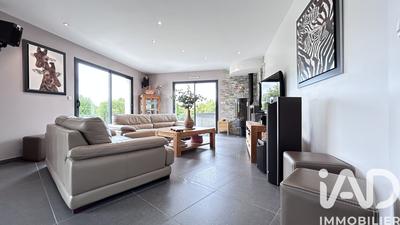 Maison - 217 m² - 8 pièces