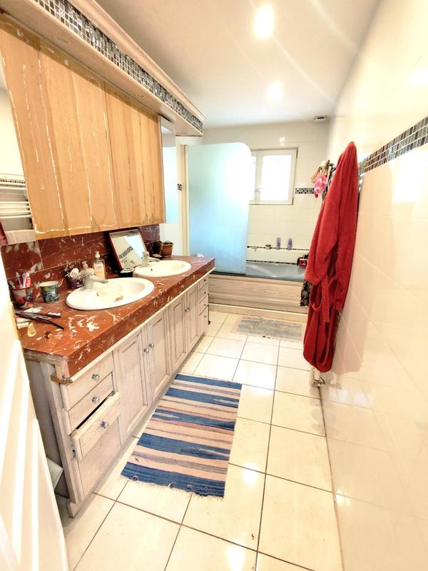 Maison - 140 m² - 7 pièces