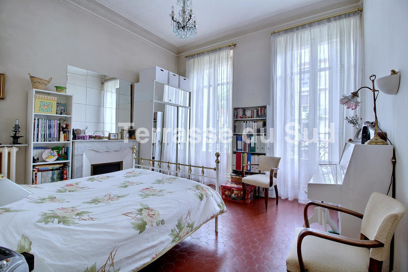 Maison - 218 m² - 7 pièces