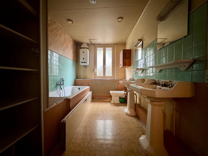 Maison - 273 m² - 9 pièces