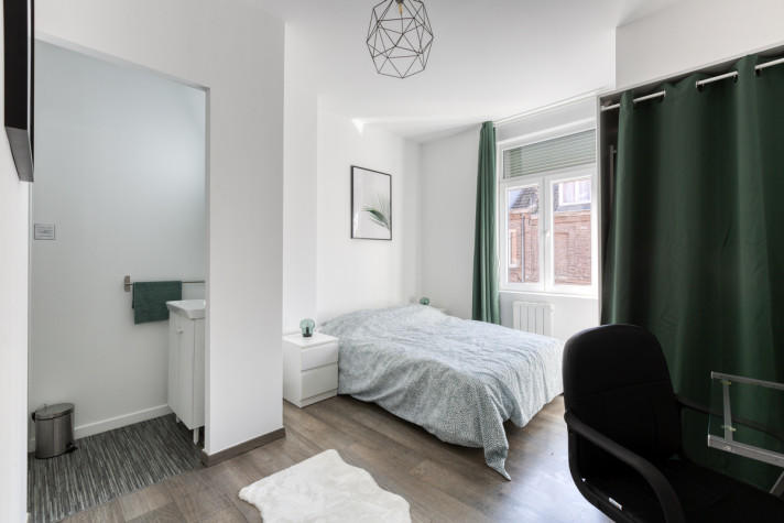 Appartement - 90 m² - 5 pièces