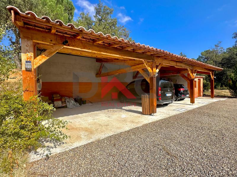 Maison - 226 m² - 7 pièces