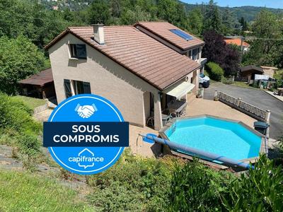 Maison - 140 m² - 6 pièces