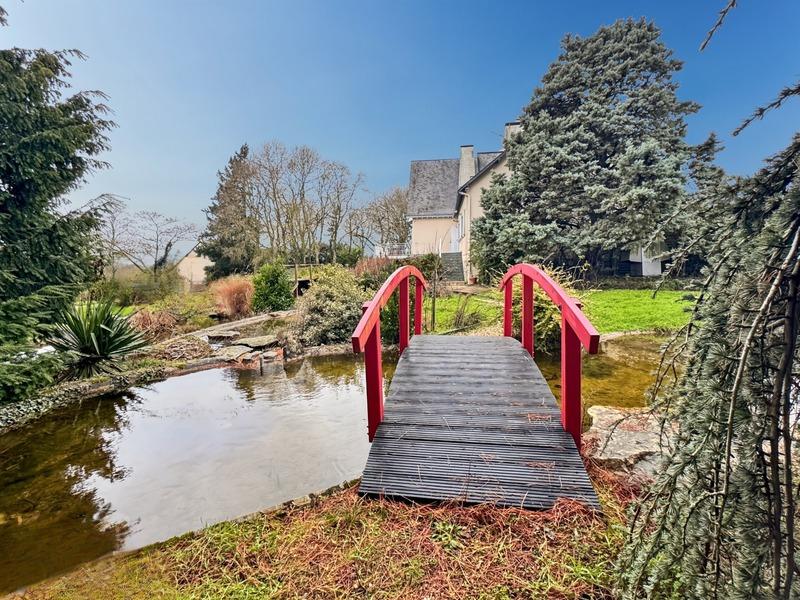 Maison - 310 m² - 10 pièces