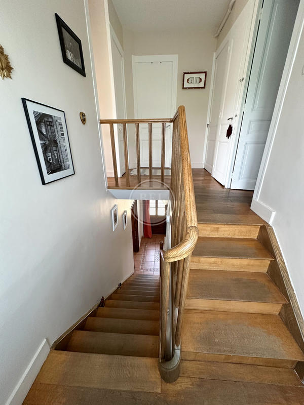 Maison - 121 m² - 6 pièces