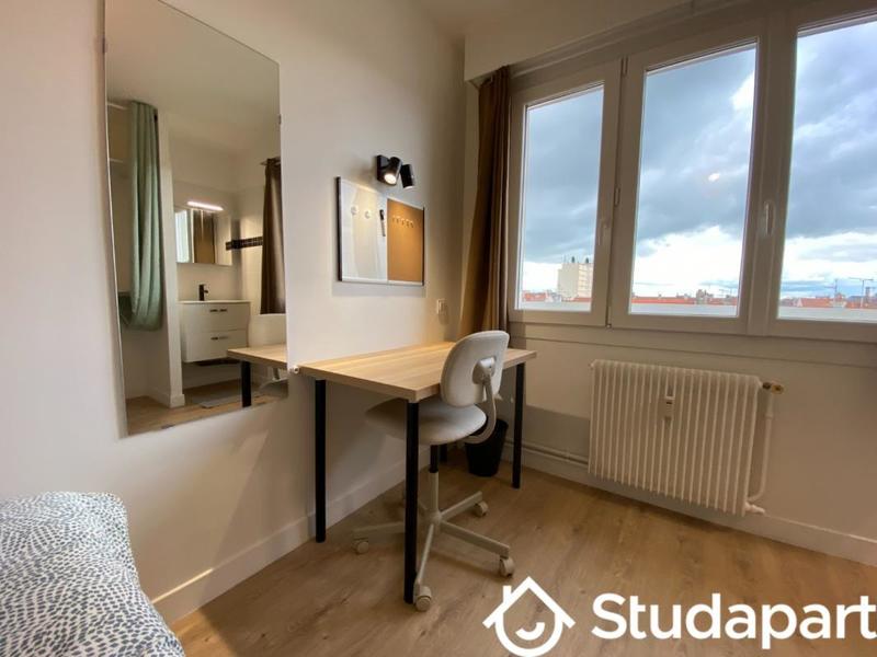 Chambre - 11 m² - 1 pièce