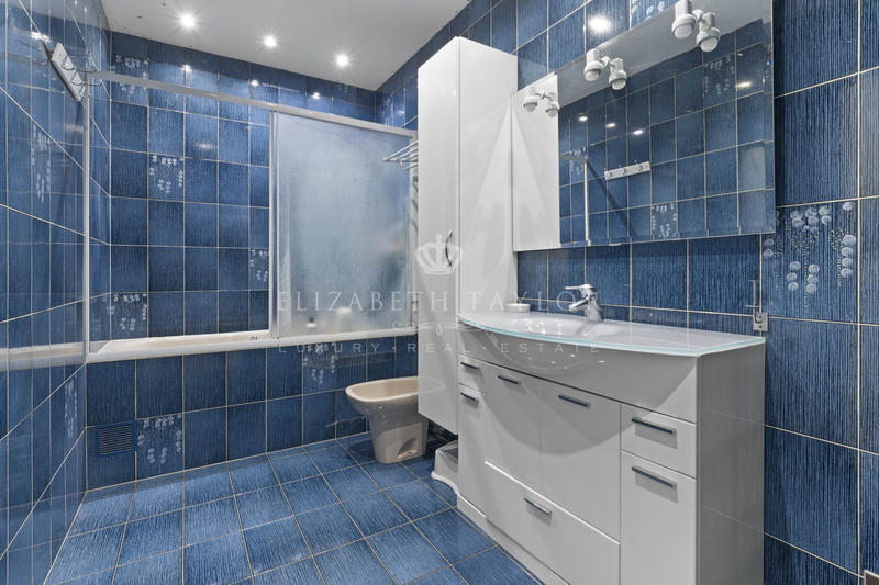 Maison - 298 m² - 10 pièces