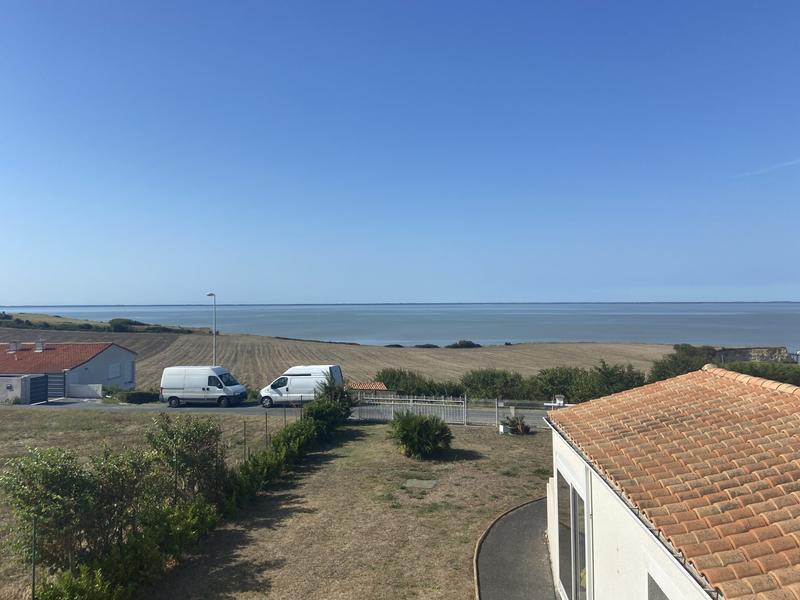 Maison traditionnelle - 142 m² - 5 pièces