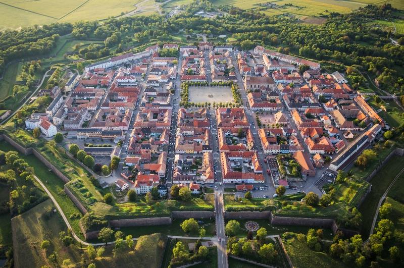 Visite guidée de la ville et des remparts de Neuf-Brisach en allemand