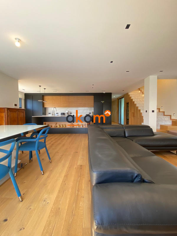 Maison - 202 m² - 6 pièces