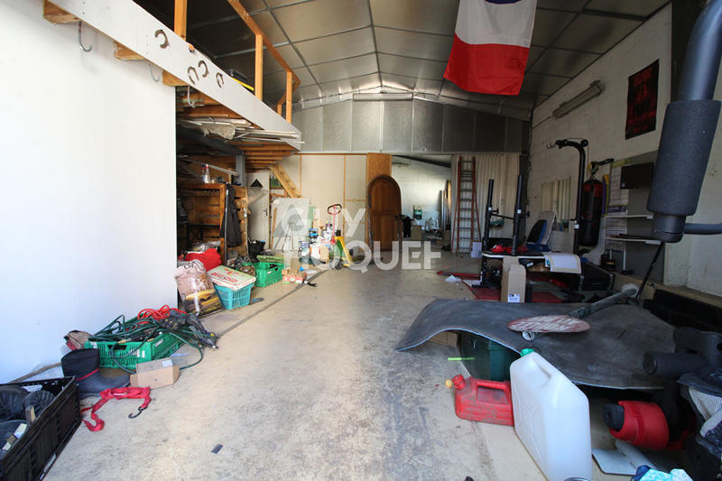 Maison - 408 m² - 4 pièces