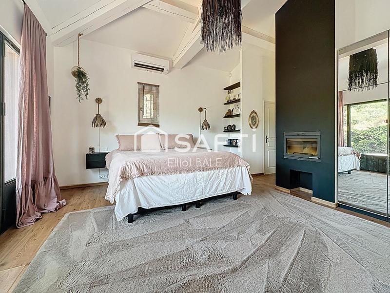 Maison - 298 m² - 10 pièces