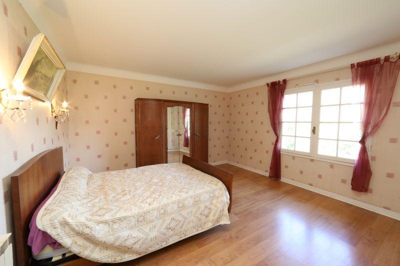 Maison - 208 m² - 7 pièces