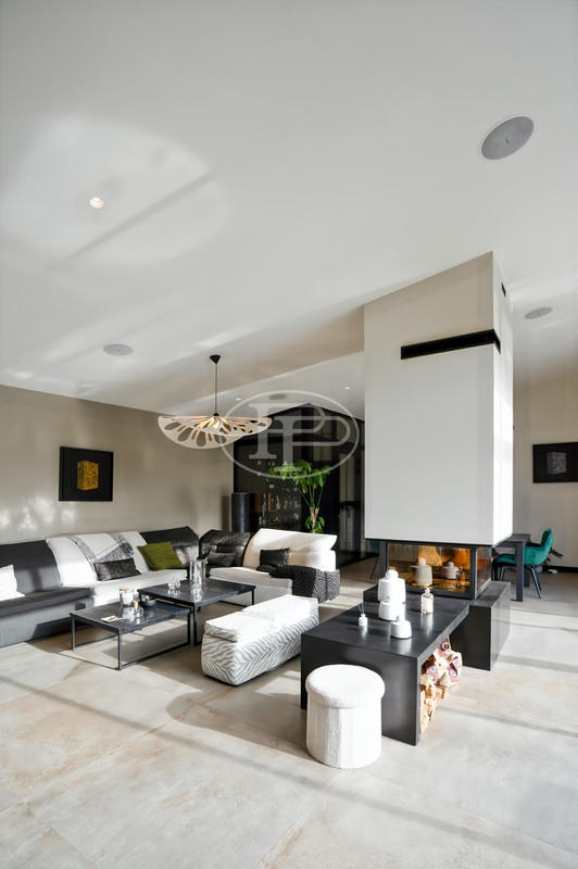 Maison contemporaine - 189 m² - 6 pièces