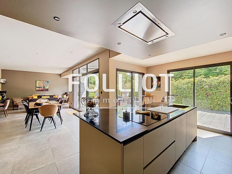 Maison - 92 m² - 4 pièces