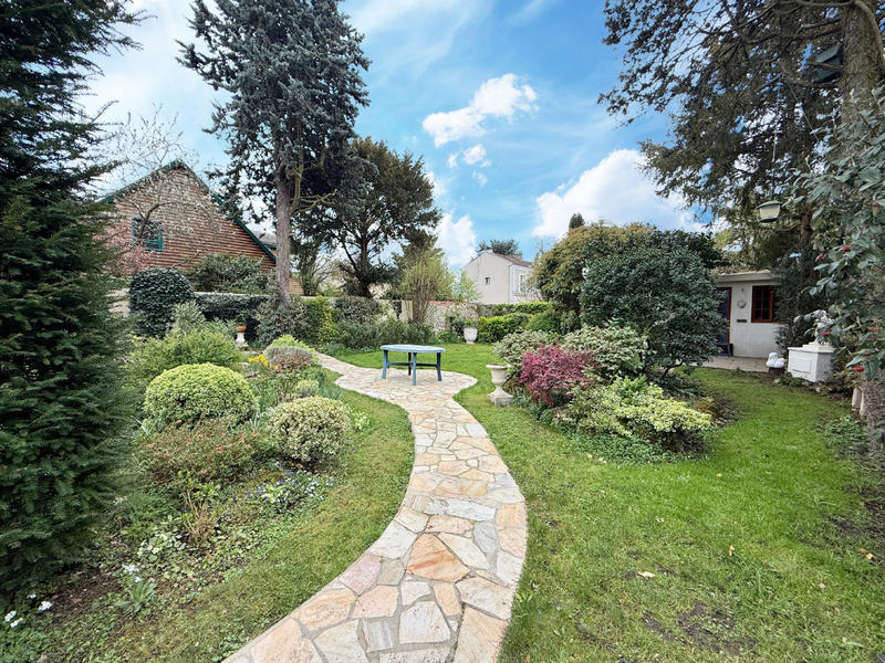 Maison - 165 m² - 9 pièces