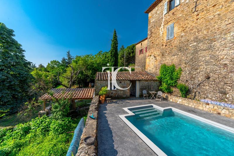 Maison - 141 m² - 6 pièces