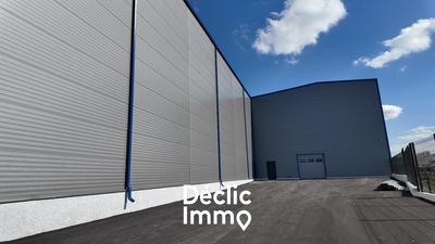Entrepôt - 2 400 m²