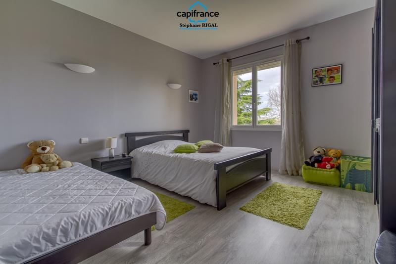 Propriété - 175 m² - 6 pièces