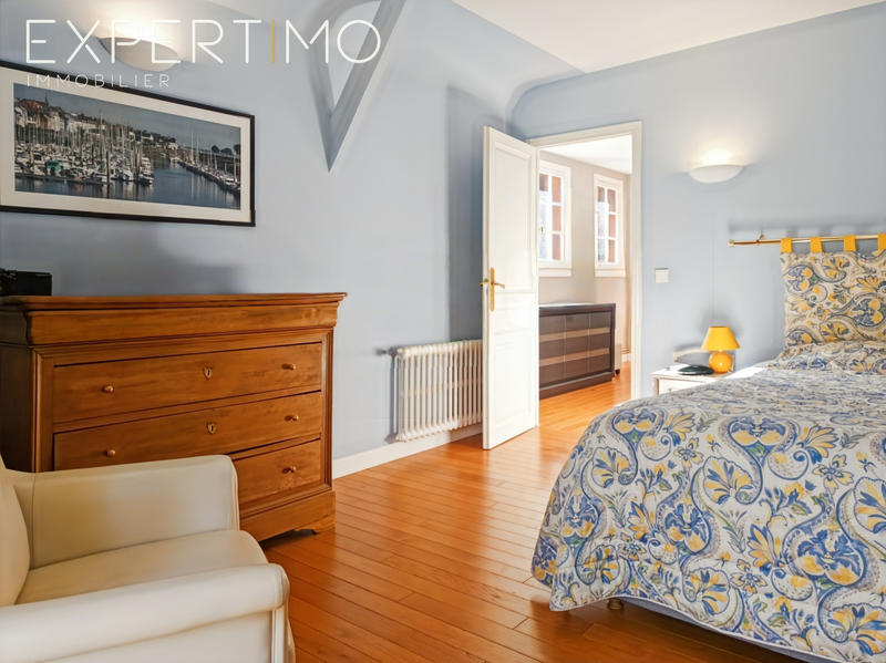 Maison - 388 m² - 11 pièces