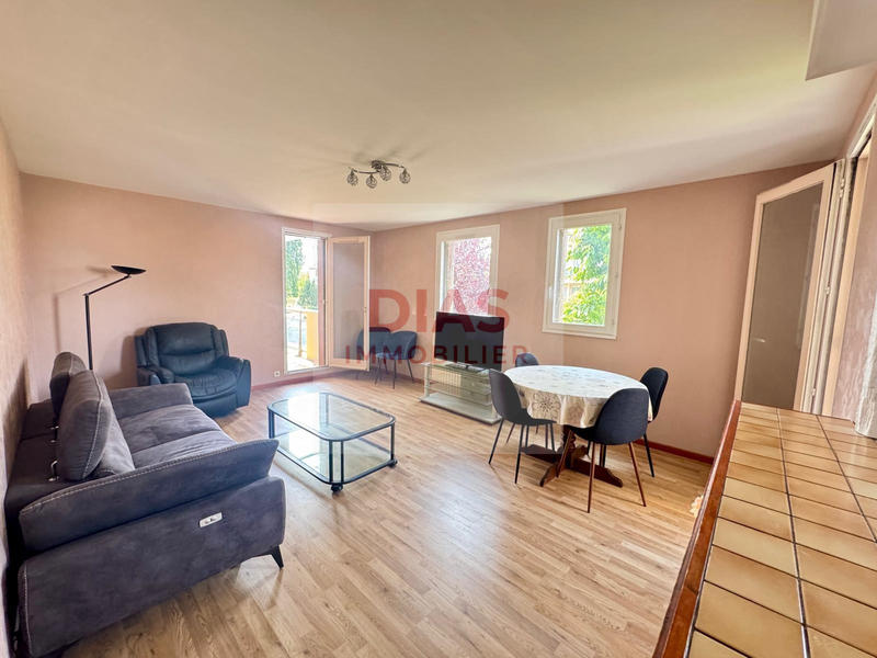 Appartement - 75 m² - 3 pièces