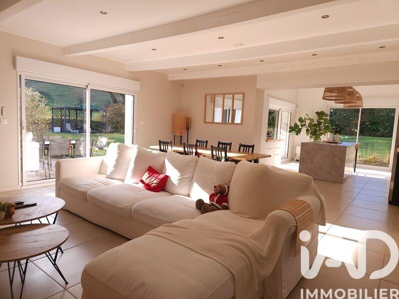 Maison - 195 m² - 6 pièces